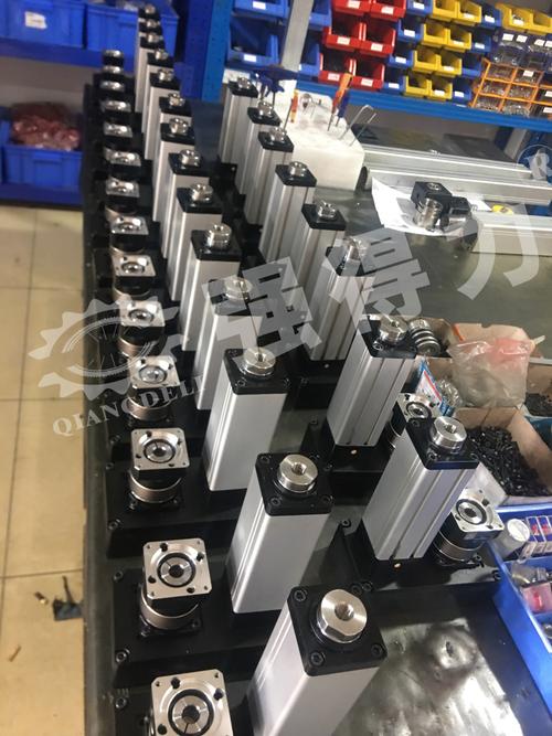 强得力伺服电动缸图片赏析 工业精密之美的视觉解码